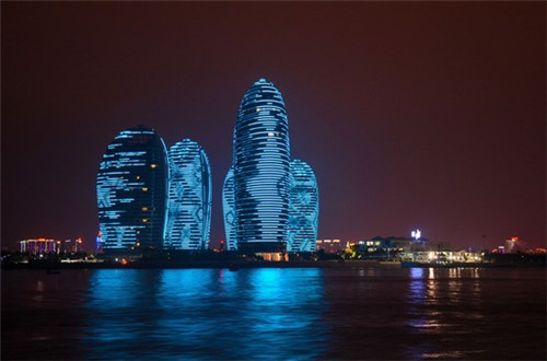 洛龙区晚上哪里好玩（洛龙区夜市在哪里）